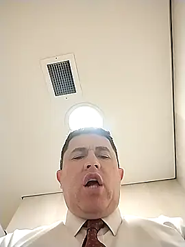 Snapshot of BigCristh79 chatting on 01-17-26, 05:05 BigCristh79 online show from 01-17-26, 05:05