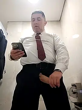 Snapshot of BigCristh79 chatting on 01-18-26, 08:23 BigCristh79 online show from 01-18-26, 08:23