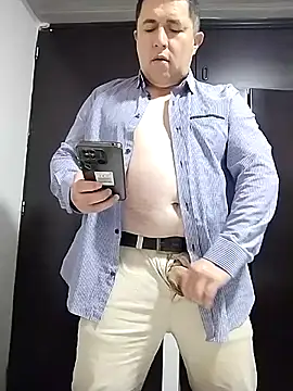 Snapshot of BigCristh79 chatting on 02-04-26, 07:31 BigCristh79 online show from 02-04-26, 07:31