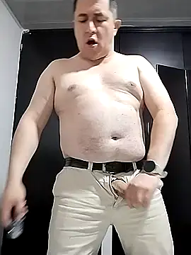 Snapshot of BigCristh79 chatting on 02-25-26, 01:43 BigCristh79 online show from 02-25-26, 01:43