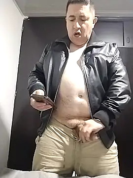 Snapshot of BigCristh79 chatting on 03-10-26, 11:26 BigCristh79 online show from 03-10-26, 11:26