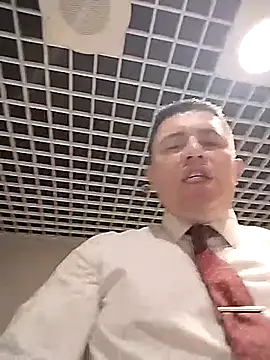 Snapshot of BigCristh79 chatting on 03-12-26, 09:04 BigCristh79 online show from 03-12-26, 09:04