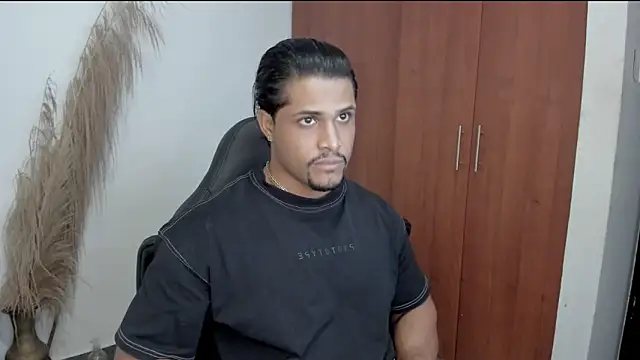 Snapshot of Evansdark1 chatting on 06-19-26, 11:52 Evansdark1 online show from 06-19-26, 11:52