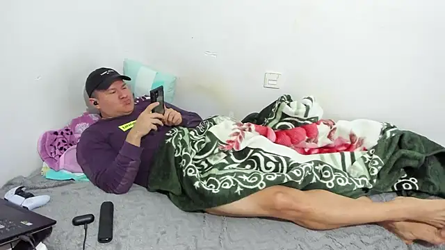 Snapshot of fuckynations chatting on 03-22-25, 06:54 fuckynations online show from 03-22-25, 06:54