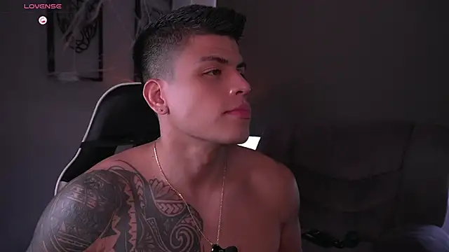 tyler muscle1 online show from 10-24-25, 02:02