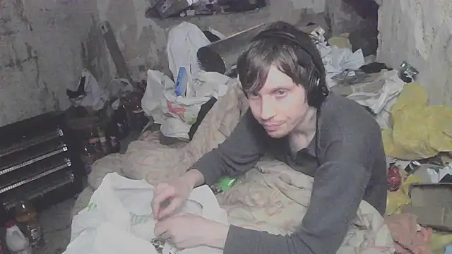 Snapshot of makarov1993 chatting on 06-02-26, 02:13 makarov1993 online show from 06-02-26, 02:13