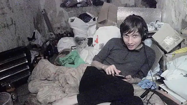 Snapshot of makarov1993 chatting on 06-10-26, 06:01 makarov1993 online show from 06-10-26, 06:01