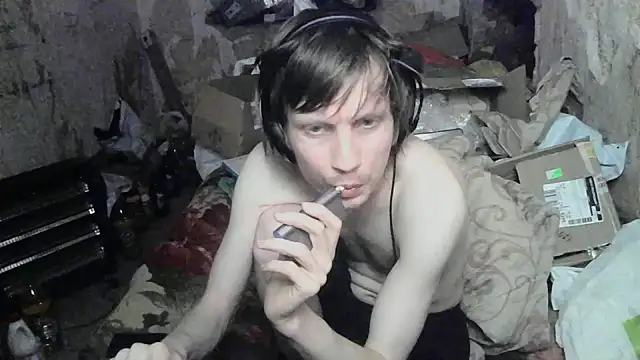 Snapshot of makarov1993 chatting on 06-12-26, 05:50 makarov1993 online show from 06-12-26, 05:50