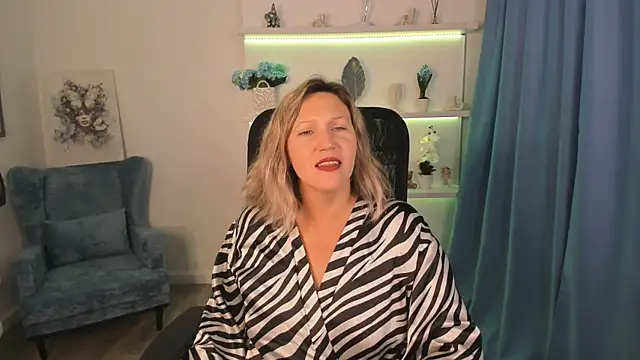 Snapshot of NinaStarle chatting on 09-20-25, 05:08 NinaStarle online show from 09-20-25, 05:08