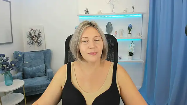Snapshot of NinaStarle chatting on 09-24-25, 04:27 NinaStarle online show from 09-24-25, 04:27
