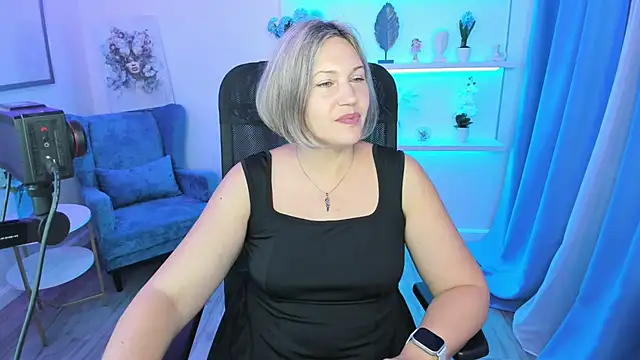 Snapshot of NinaStarle chatting on 09-25-25, 04:38 NinaStarle online show from 09-25-25, 04:38