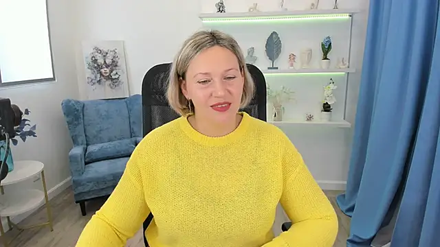 Snapshot of NinaStarle chatting on 10-08-25, 04:43 NinaStarle online show from 10-08-25, 04:43