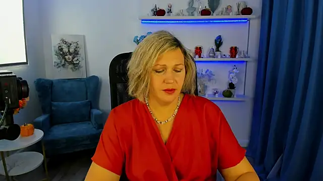 Snapshot of NinaStarle chatting on 10-19-25, 04:46 NinaStarle online show from 10-19-25, 04:46