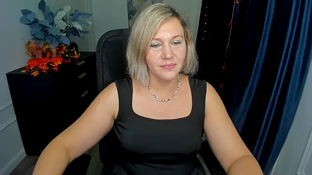 Snapshot of NinaStarle chatting on 10-22-25, 04:57 NinaStarle online show from 10-22-25, 04:57