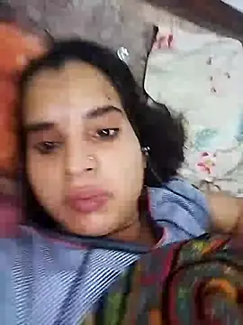 Snapshot of JHILMIL chatting on 10-13-25, 04:01 JHILMIL online show from 10-13-25, 04:01