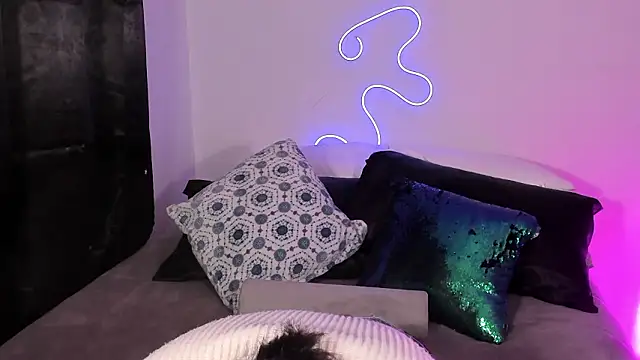 Londonttipton online show from 03-05-26, 04:41