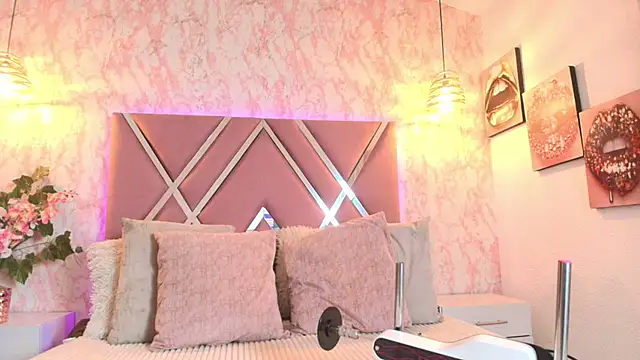 Snapshot of Aliice1_ chatting on 11-15-25, 09:32 Aliice1 online show from 11-15-25, 09:32