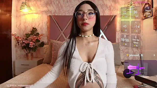 Snapshot of Aliice1_ chatting on 11-30-25, 10:58 Aliice1 online show from 11-30-25, 10:58