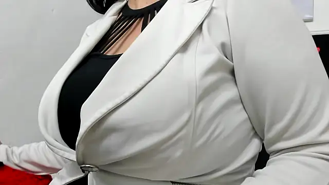 Snapshot of katherine_blair chatting on 02-19-26, 12:34 katherine blair online show from 02-19-26, 12:34