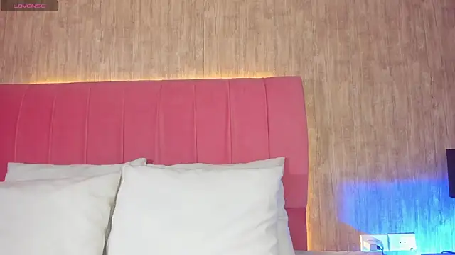 Snapshot of Kendra_kobein chatting on 11-14-25, 07:45 Kendra kobein online show from 11-14-25, 07:45