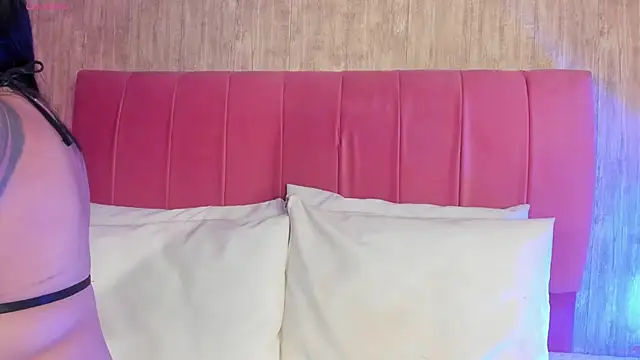 Snapshot of Kendra_kobein chatting on 12-13-25, 08:58 Kendra kobein online show from 12-13-25, 08:58