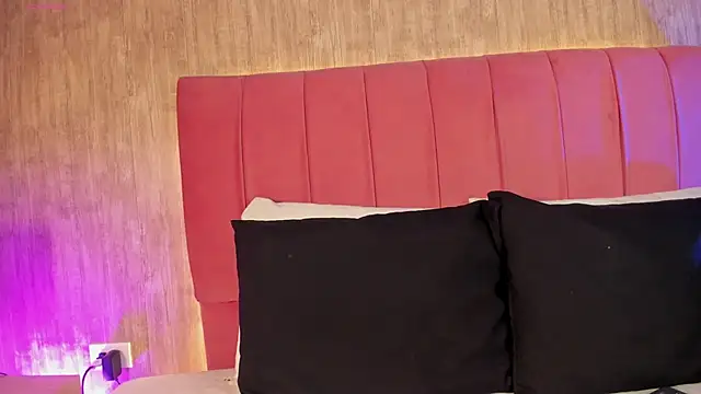 Snapshot of Kendra_kobein chatting on 03-12-26, 08:37 Kendra kobein online show from 03-12-26, 08:37