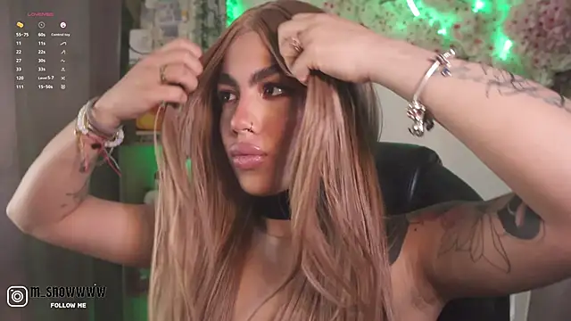 Snapshot of Miila_snow chatting on 09-26-25, 01:15 Miila snow online show from 09-26-25, 01:15