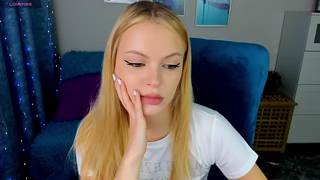 KatherineePierce online show from 11-30-25, 01:04