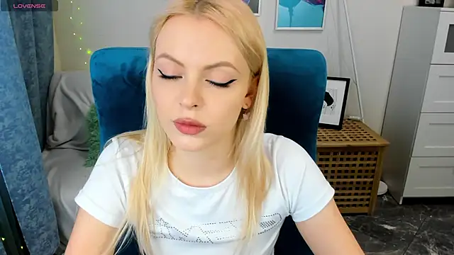 KatherineePierce online show from 05-22-26, 03:17