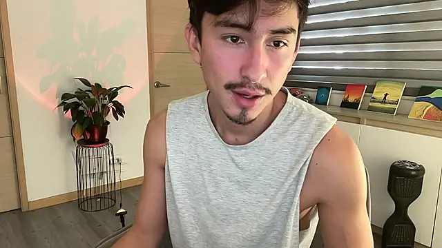 sweettaaron01 online show from 10-29-25, 06:09