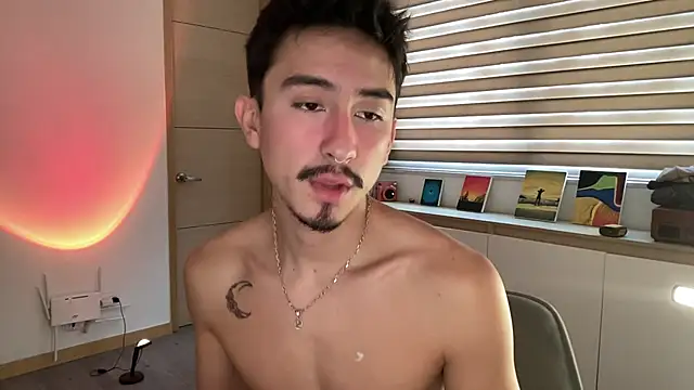 sweettaaron01 online show from 11-26-25, 05:25