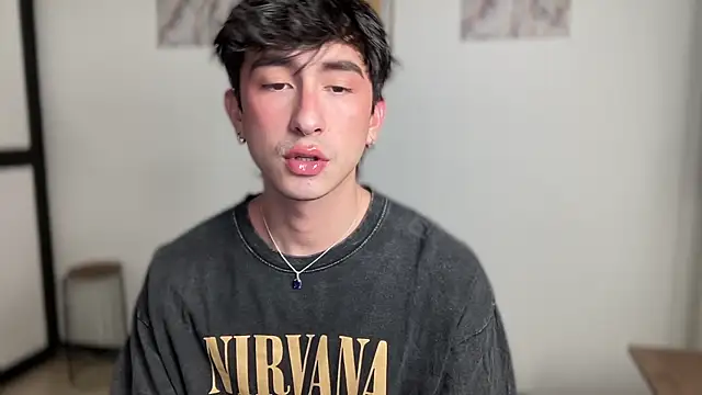 sweettaaron01 online show from 05-15-26, 12:17