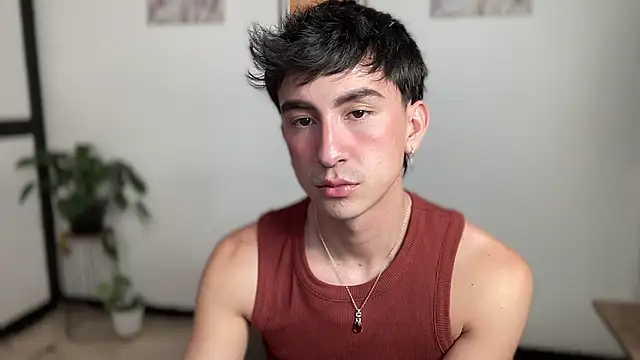 sweettaaron01 online show from 05-19-26, 12:49