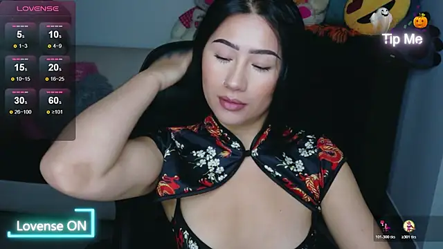 evelyn ch  online show from 10-28-25, 10:52