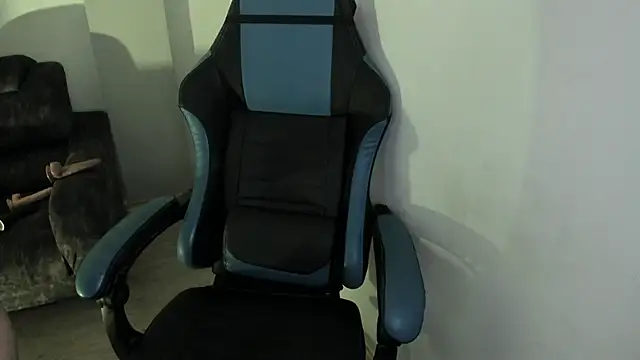 Scarbadgirl  online show from 10-15-25, 03:17