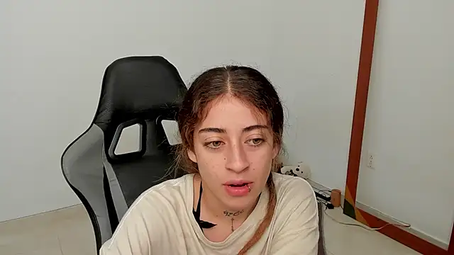 Snapshot of star_shooting8 chatting on 01-07-26, 08:11 star shooting8 online show from 01-07-26, 08:11