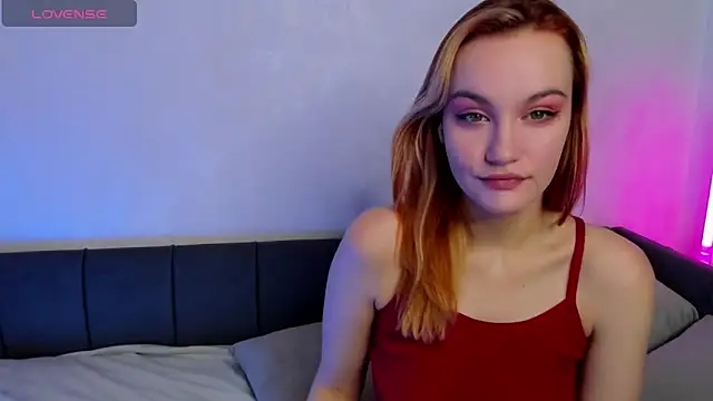 Snapshot of Ida_FaneStain chatting on 10-15-25, 02:44 Ida FaneStain online show from 10-15-25, 02:44