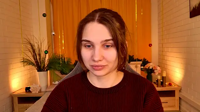 Snapshot of TessaMill chatting on 12-14-25, 05:35 TessaMill online show from 12-14-25, 05:35