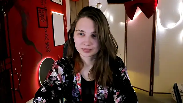 Snapshot of TessaMill chatting on 02-10-26, 05:44 TessaMill online show from 02-10-26, 05:44