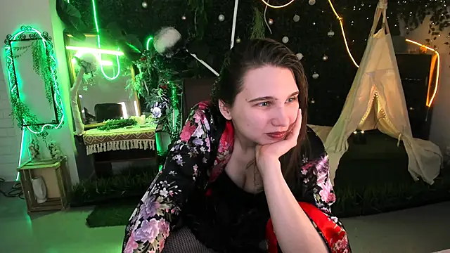 Snapshot of TessaMill chatting on 02-15-26, 07:51 TessaMill online show from 02-15-26, 07:51