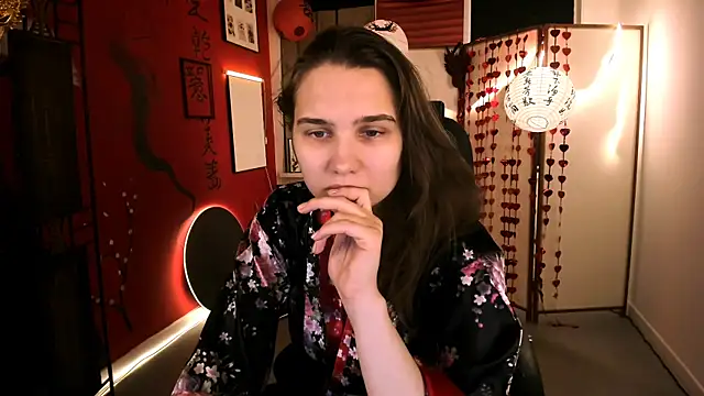 Snapshot of TessaMill chatting on 02-18-26, 05:14 TessaMill online show from 02-18-26, 05:14