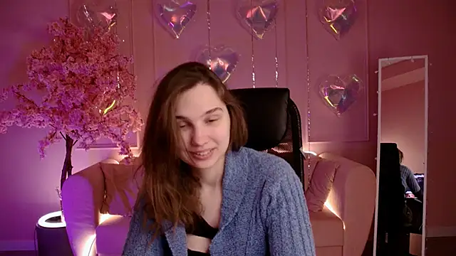 Snapshot of TessaMill chatting on 02-20-26, 05:26 TessaMill online show from 02-20-26, 05:26