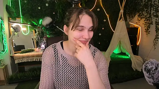 Snapshot of TessaMill chatting on 02-27-26, 08:14 TessaMill online show from 02-27-26, 08:14