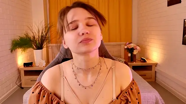 Snapshot of TessaMill chatting on 03-16-26, 05:35 TessaMill online show from 03-16-26, 05:35