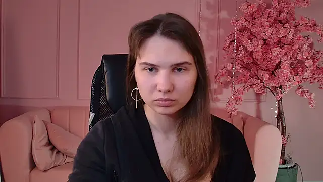 TessaMill online show from 06-17-26, 05:43