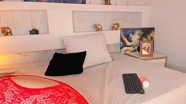 NicoleDiior online show from 09-15-25, 02:50