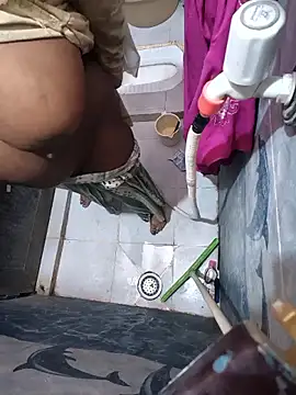 Dassing strip couple online show from 09-30-25, 09:03