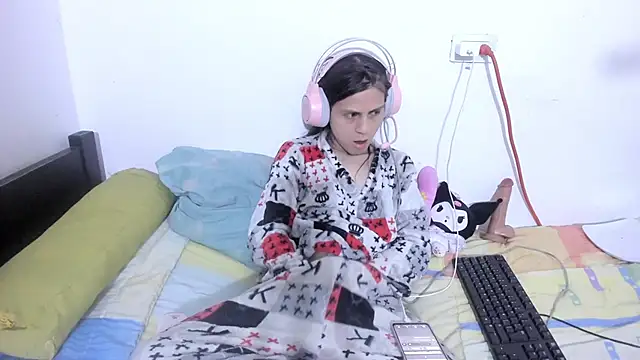 Petite-Goth online show from 11-14-25, 11:24