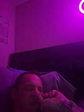 Snapshot of vegasboi70206 chatting on 03-27-26, 10:04 vegasboi70206 online show from 03-27-26, 10:04