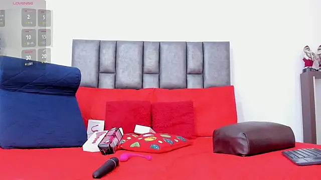 miaroberts69 online show from 12-20-25, 08:38